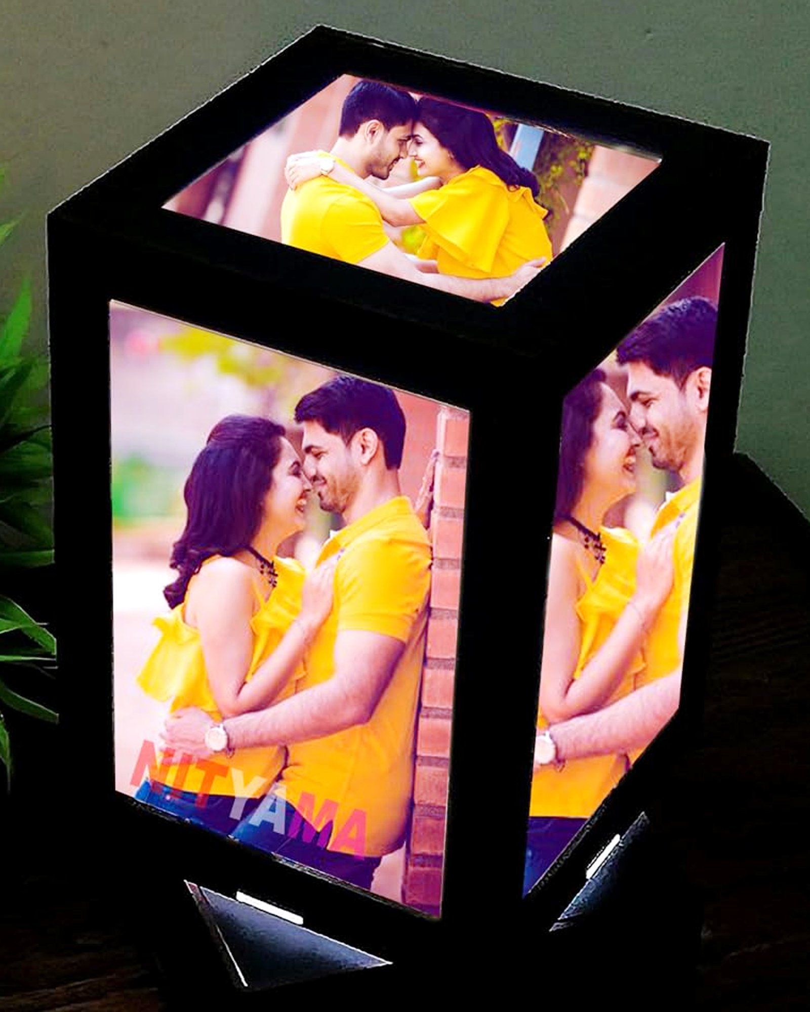5 Photo 4x6 Rotating LED Lamp